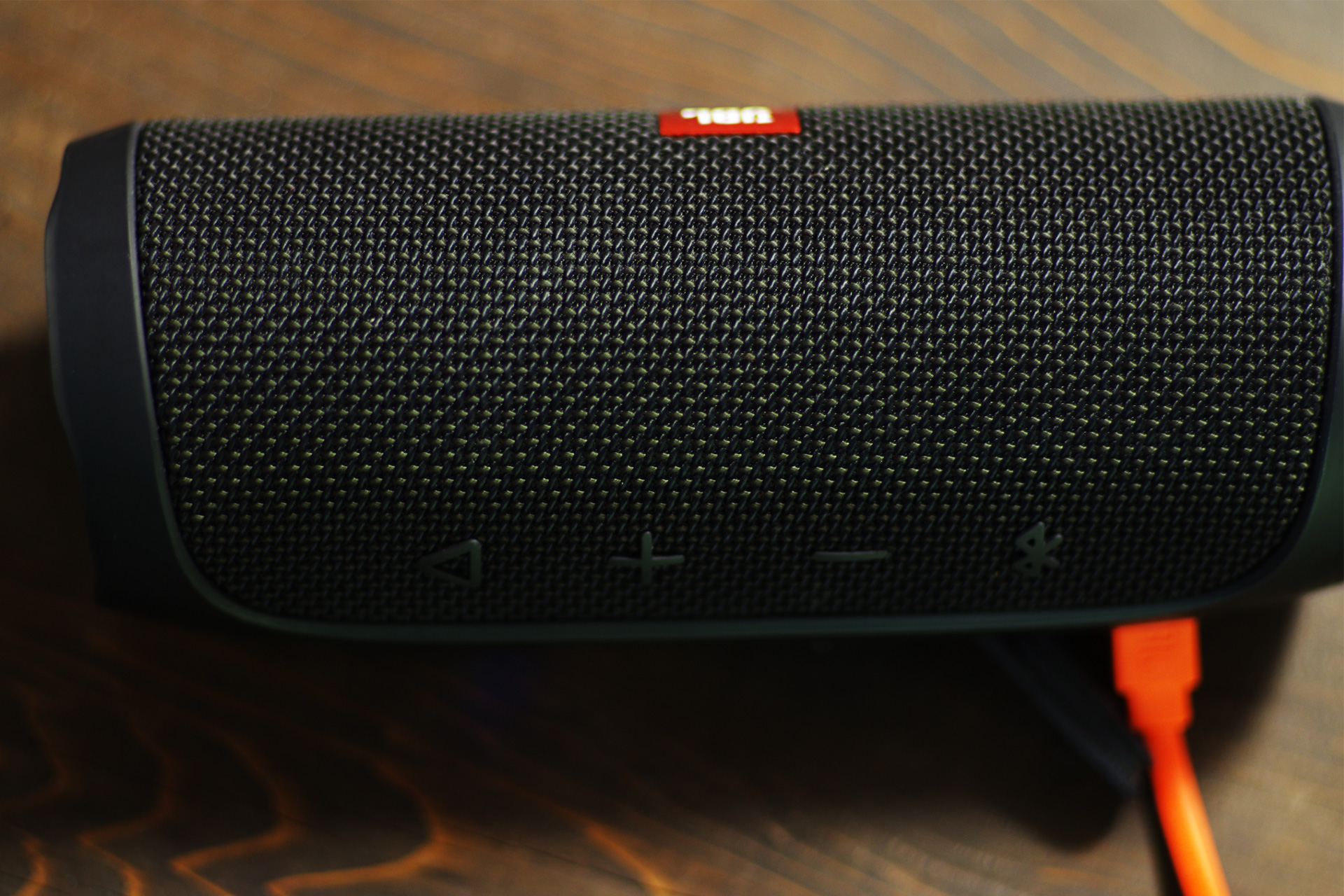 JBL FLIP4(フリップ4) Bluetooth防水コンパクト スピーカー DETAIL