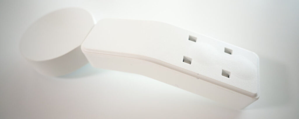 背面のdetail Grelae 人感センサーライト室内 USB 充電式フットライト