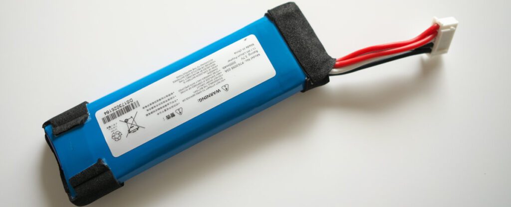 MODEL：P763098 03A Rating（容量）：3.7V / 3000mAh